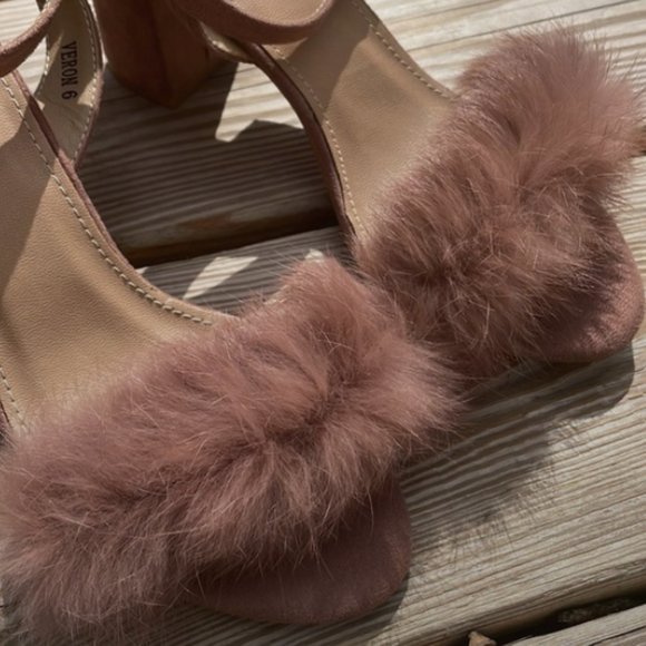 NEW- Parisian "Veron" Light Pink Fluffy Heels/Sandals Size 6 - Picture 4 of 15